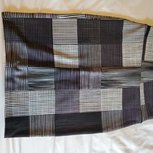 XS grey patterned pencil skirt.